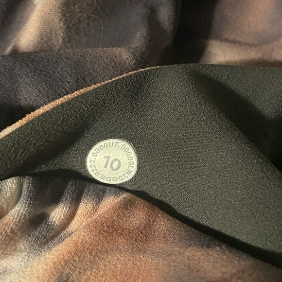 Lululemon Align Reversible sports bra. Size 10 - Picture 7 of 7